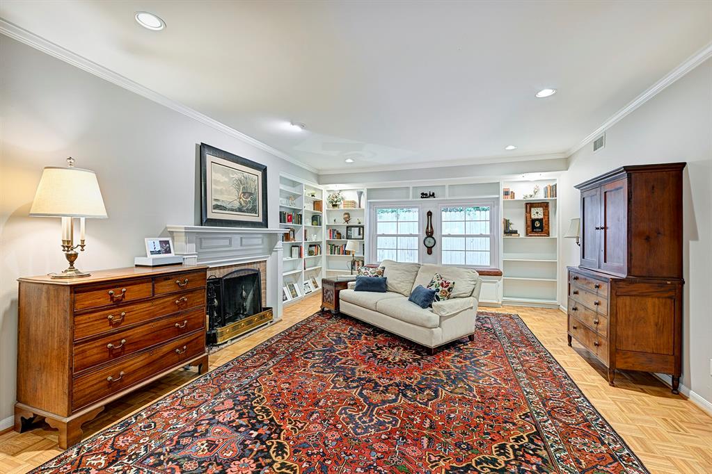 1006 Briarbrook Drive