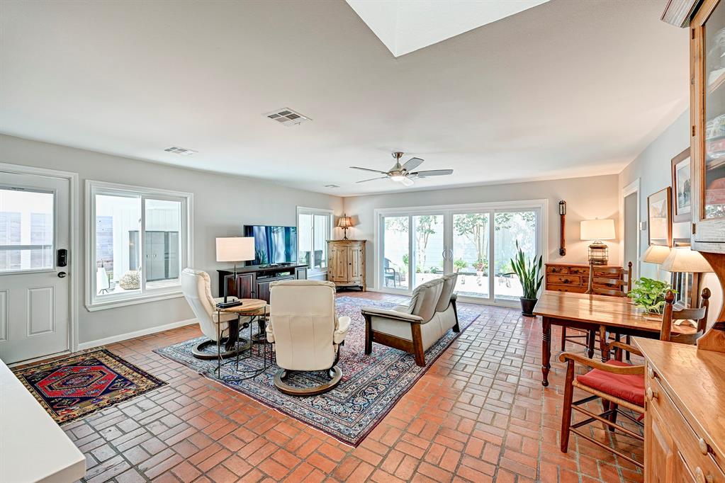 1006 Briarbrook Drive