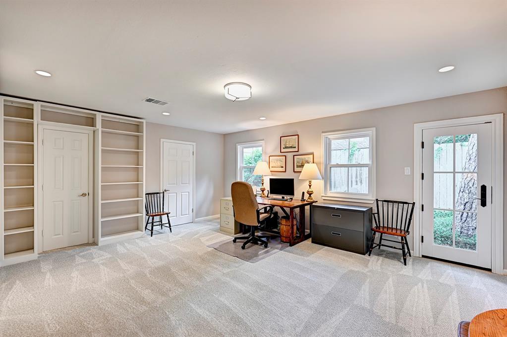 1006 Briarbrook Drive