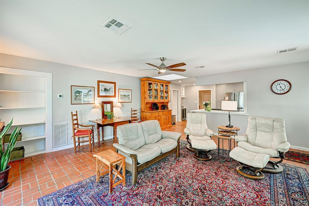 1006 Briarbrook Drive