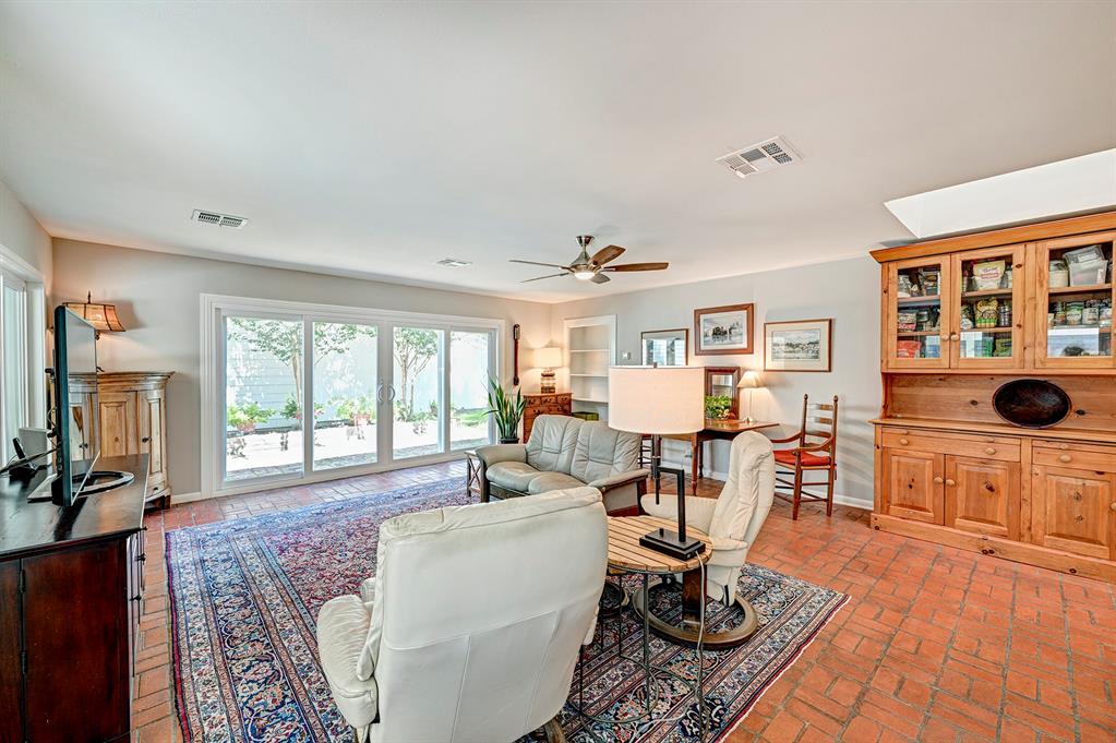 1006 Briarbrook Drive