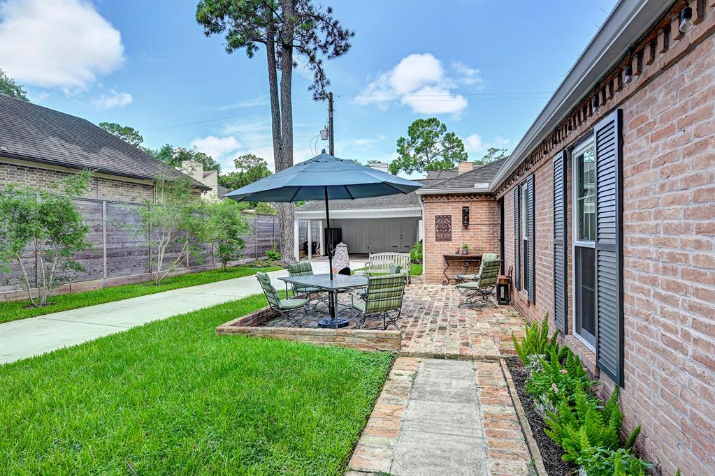 1006 Briarbrook Drive