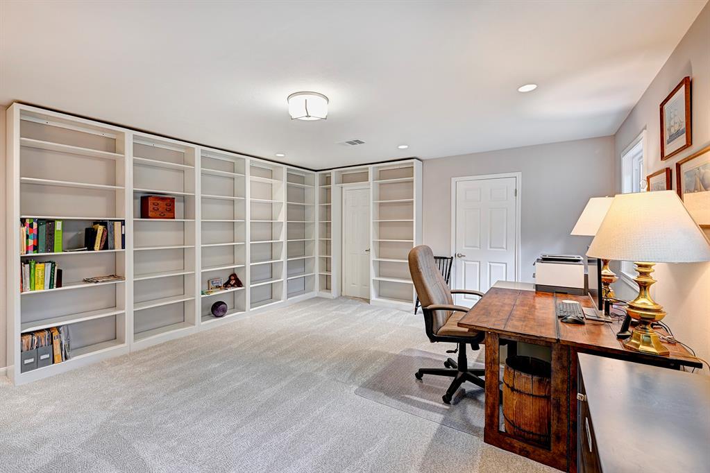 1006 Briarbrook Drive