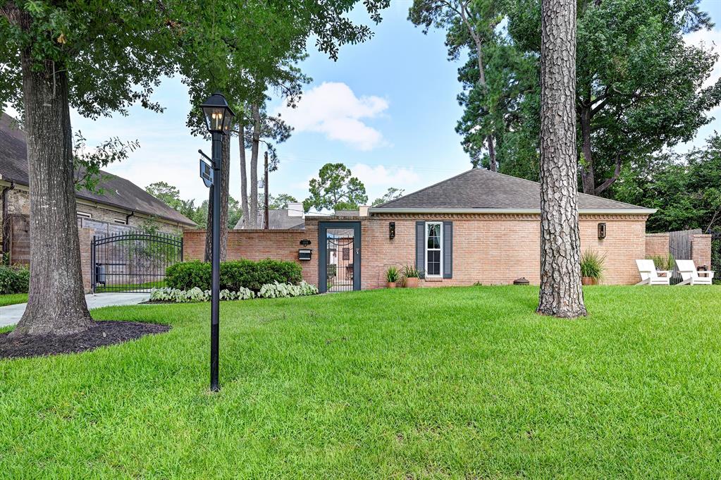 1006 Briarbrook Drive