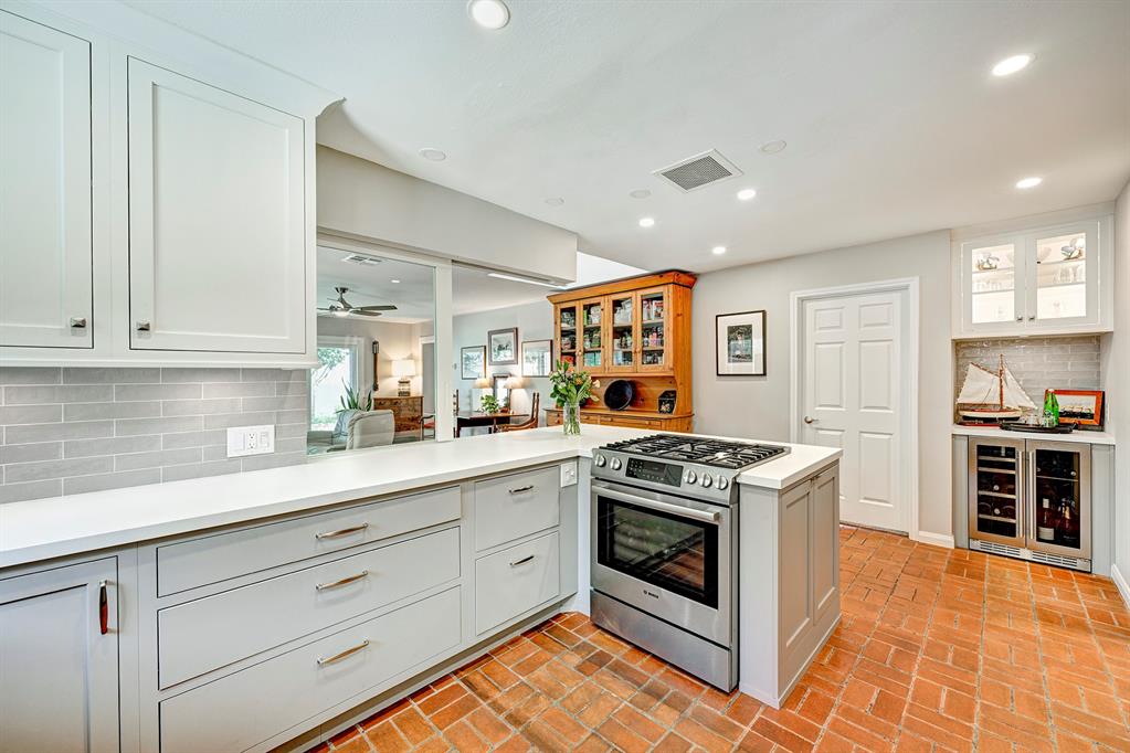 1006 Briarbrook Drive