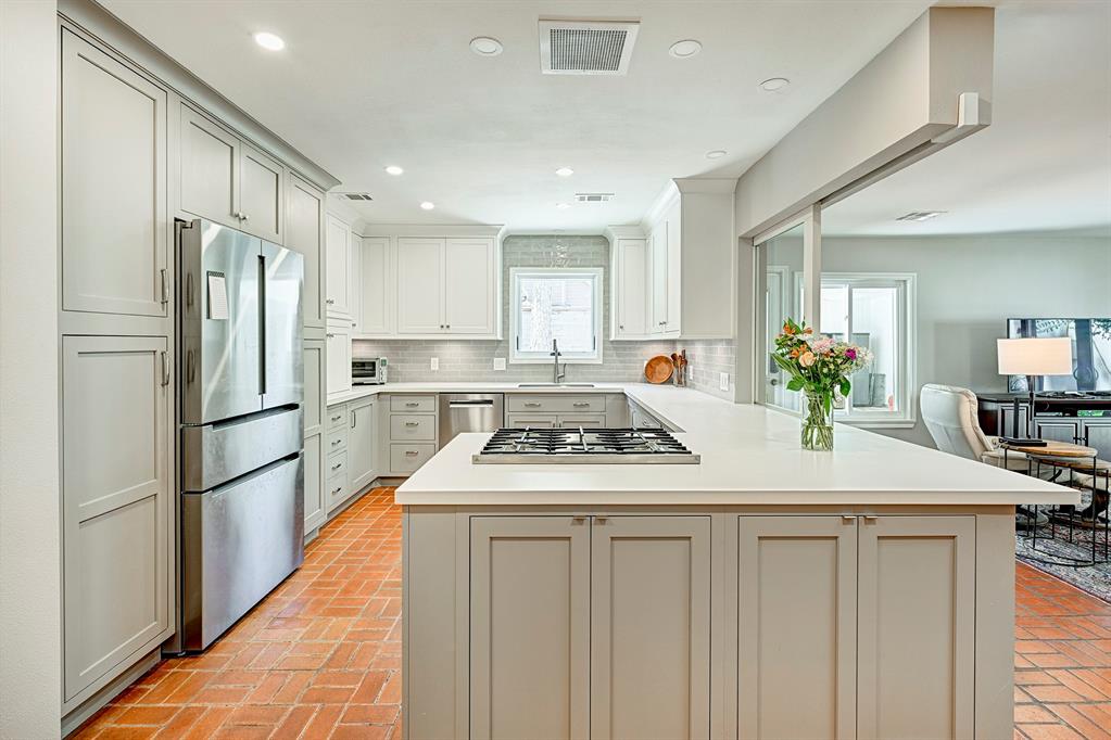 1006 Briarbrook Drive