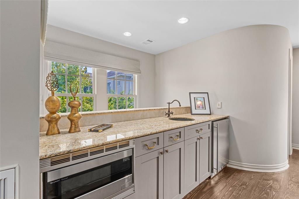 3928 Coleridge Street