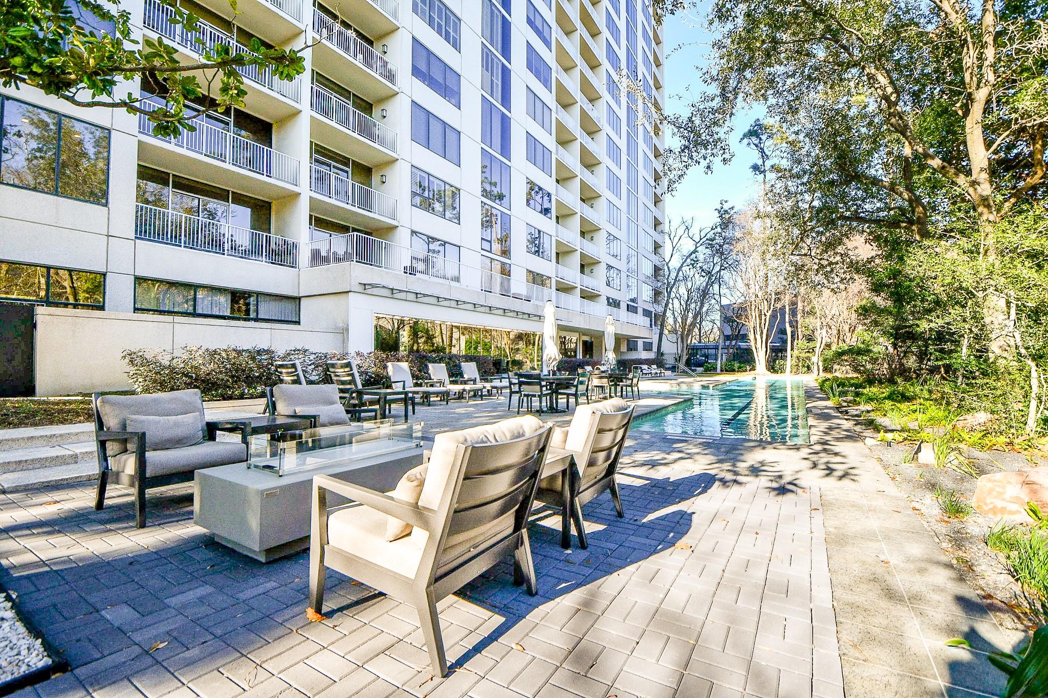 121 N Post Oak Lane # 1102