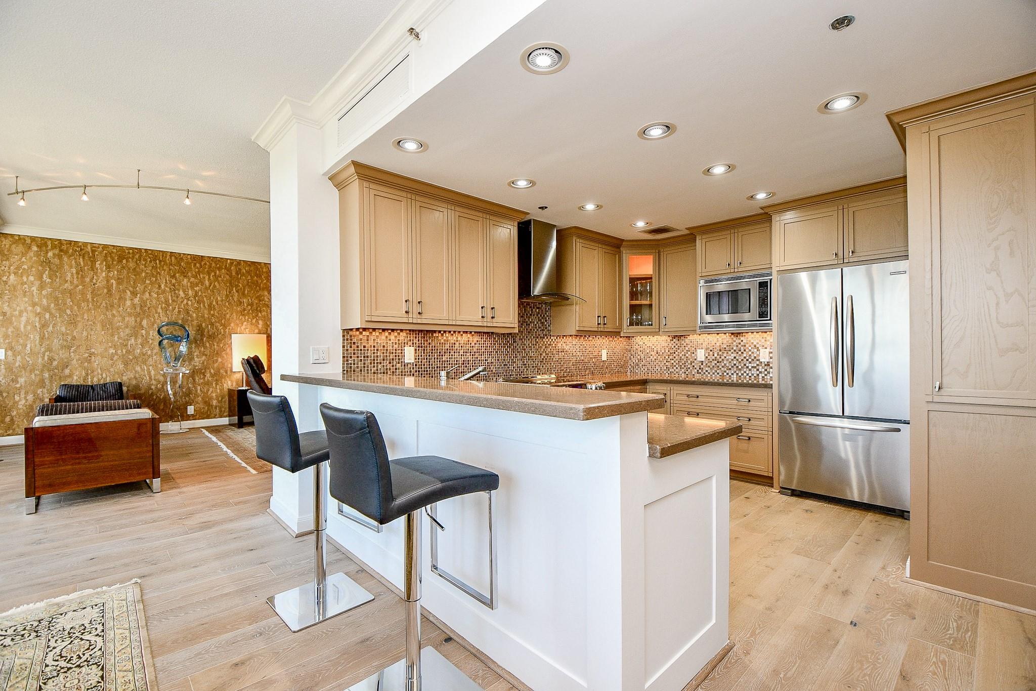 121 N Post Oak Lane # 1102