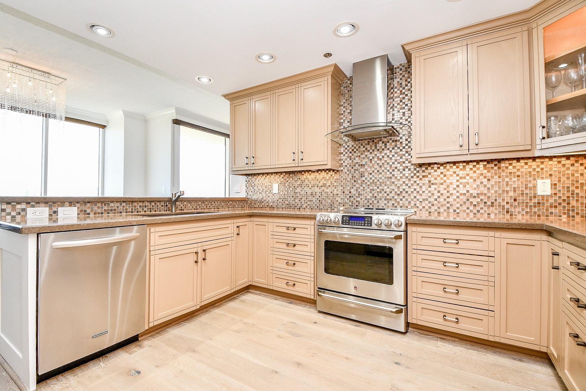 121 N Post Oak Lane # 1102