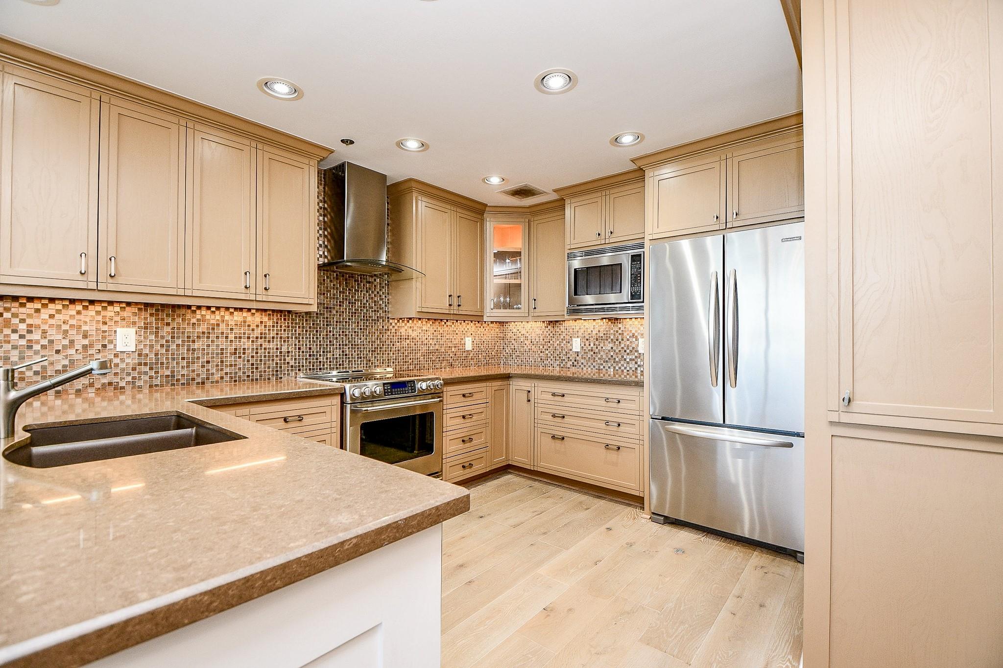 121 N Post Oak Lane # 1102