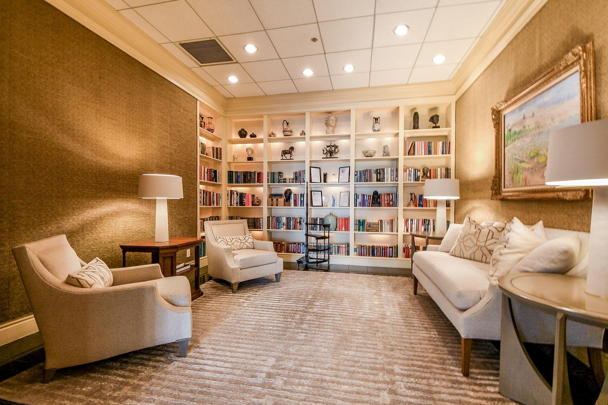 121 N Post Oak Lane # 1102