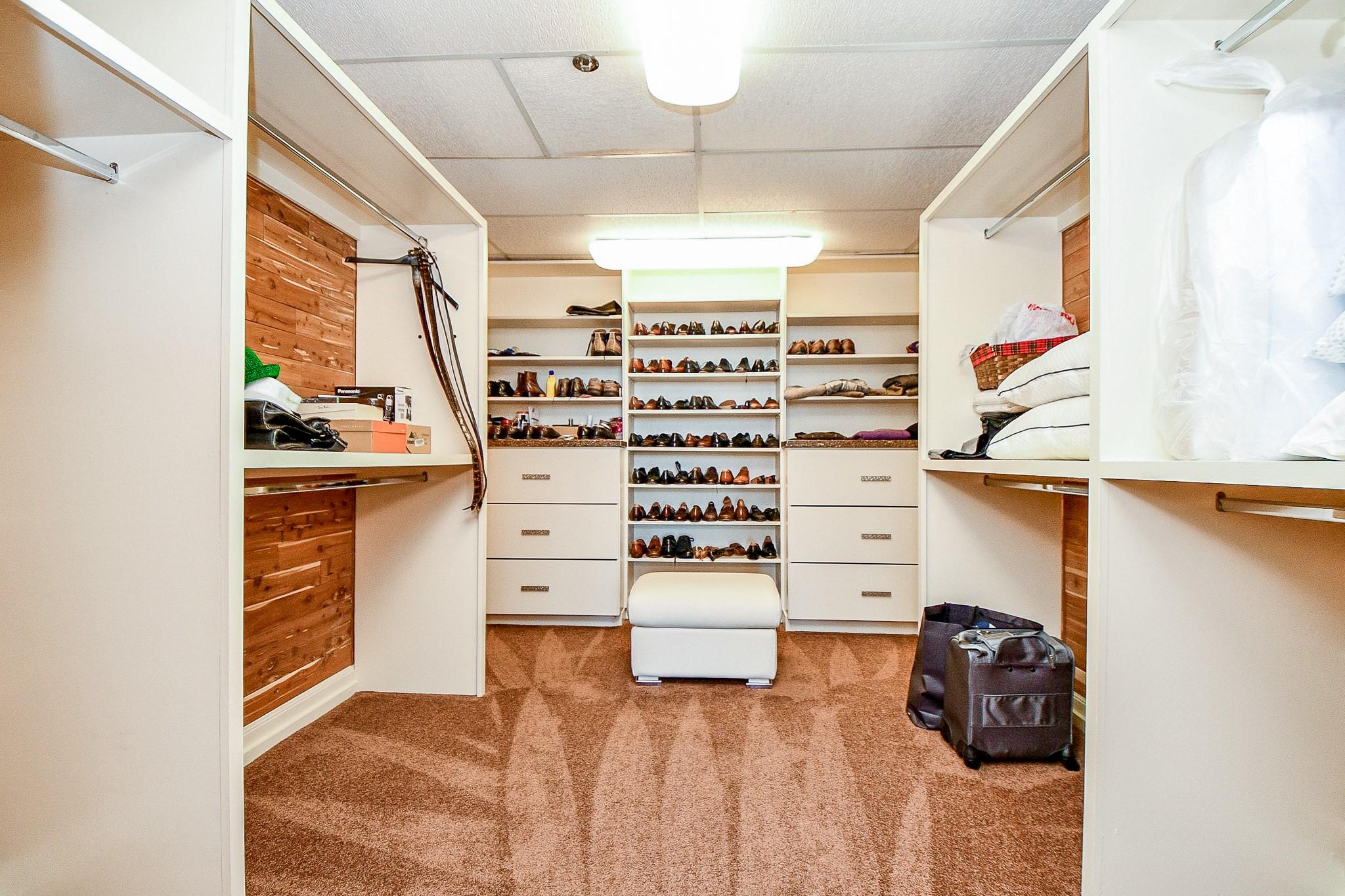121 N Post Oak Lane # 1102