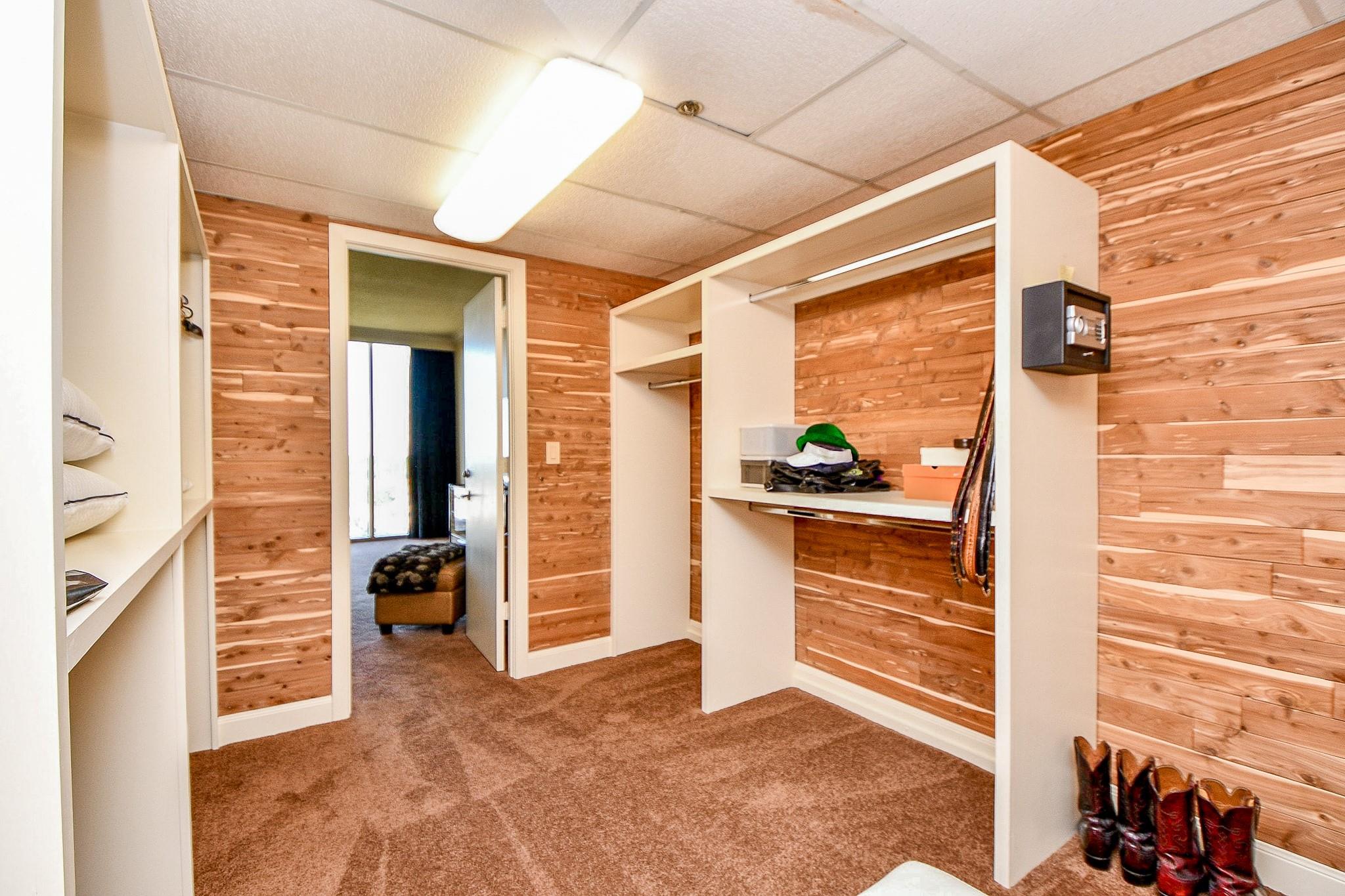 121 N Post Oak Lane # 1102