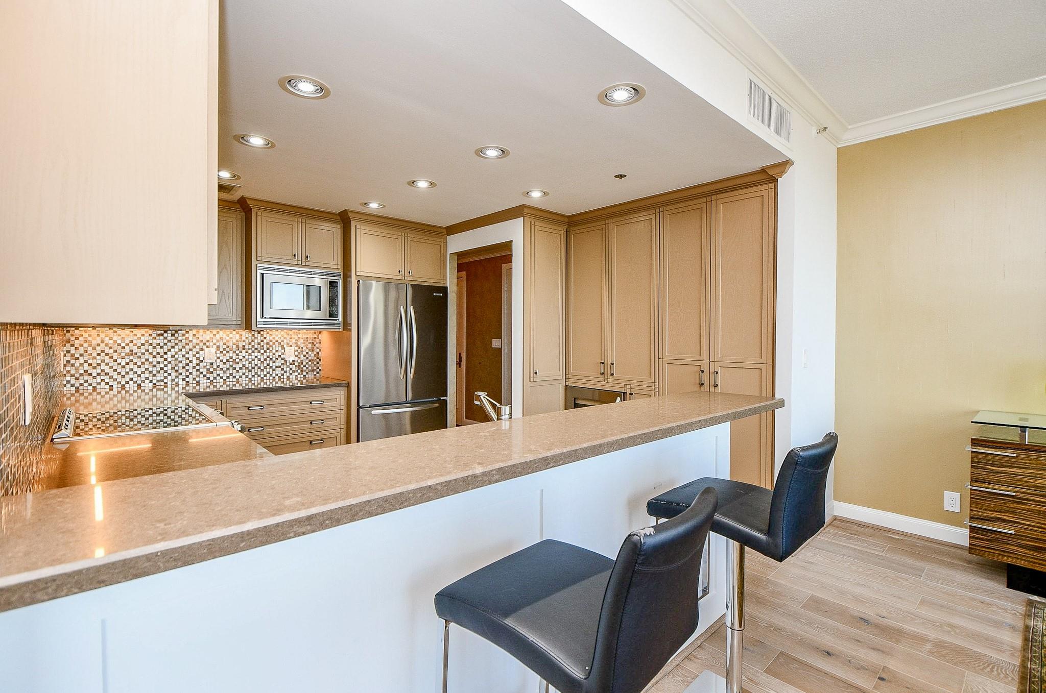 121 N Post Oak Lane # 1102