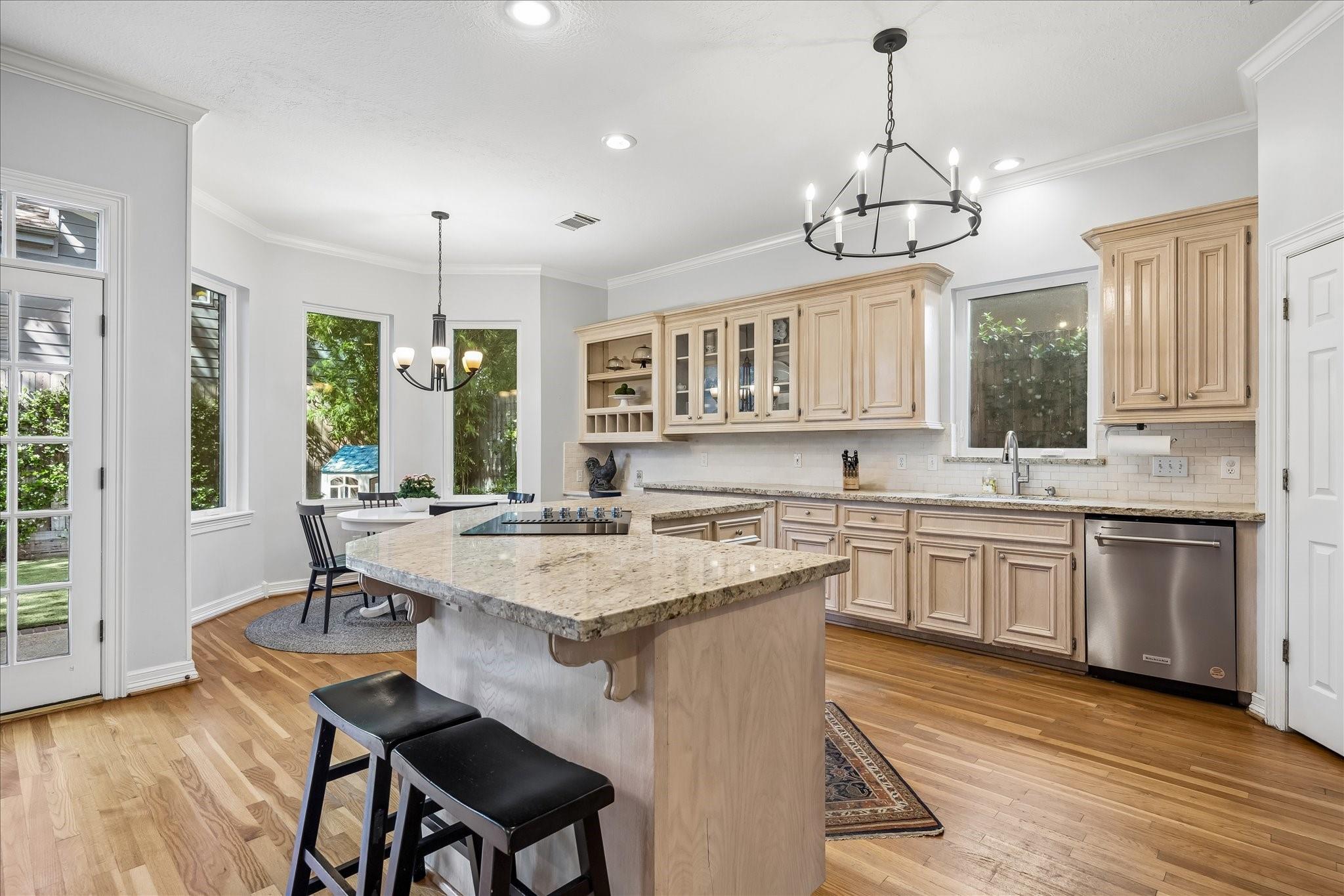 4256 Sunset Boulevard