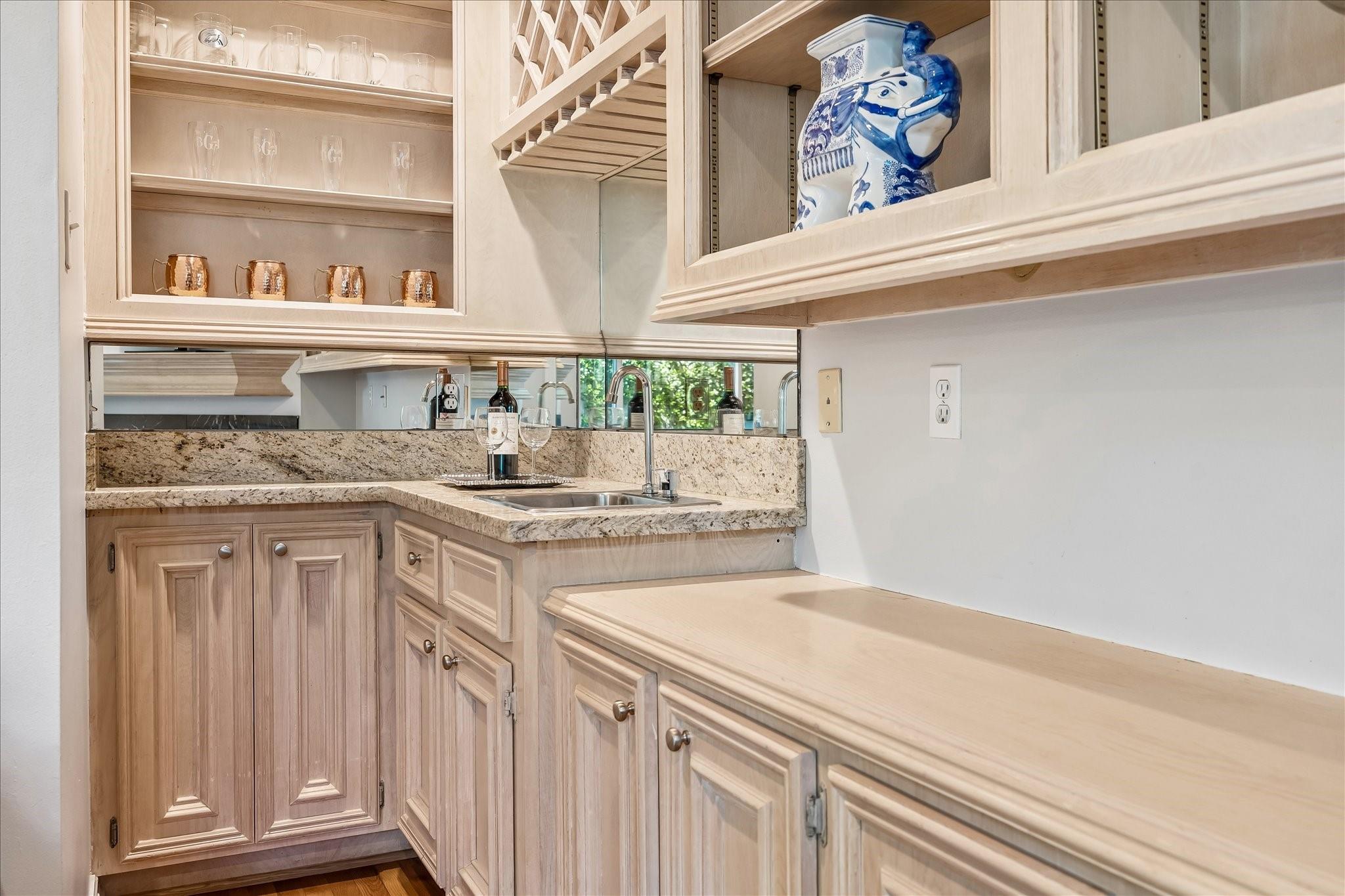 4256 Sunset Boulevard