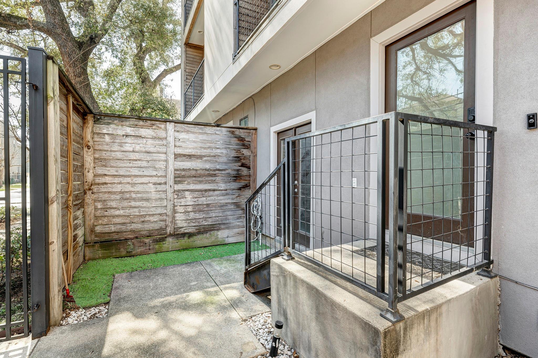 1525 Birdsall # B