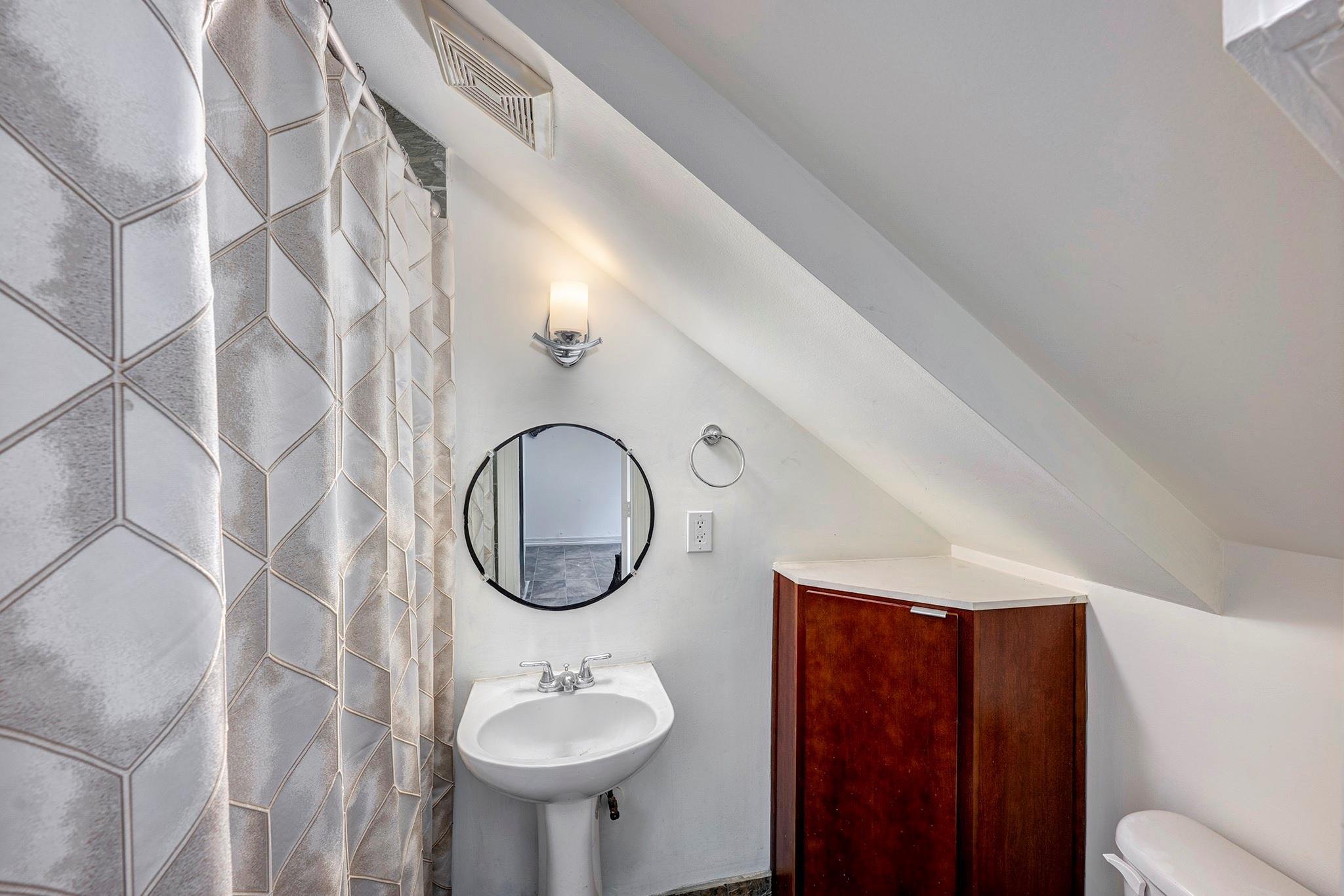 1525 Birdsall # B