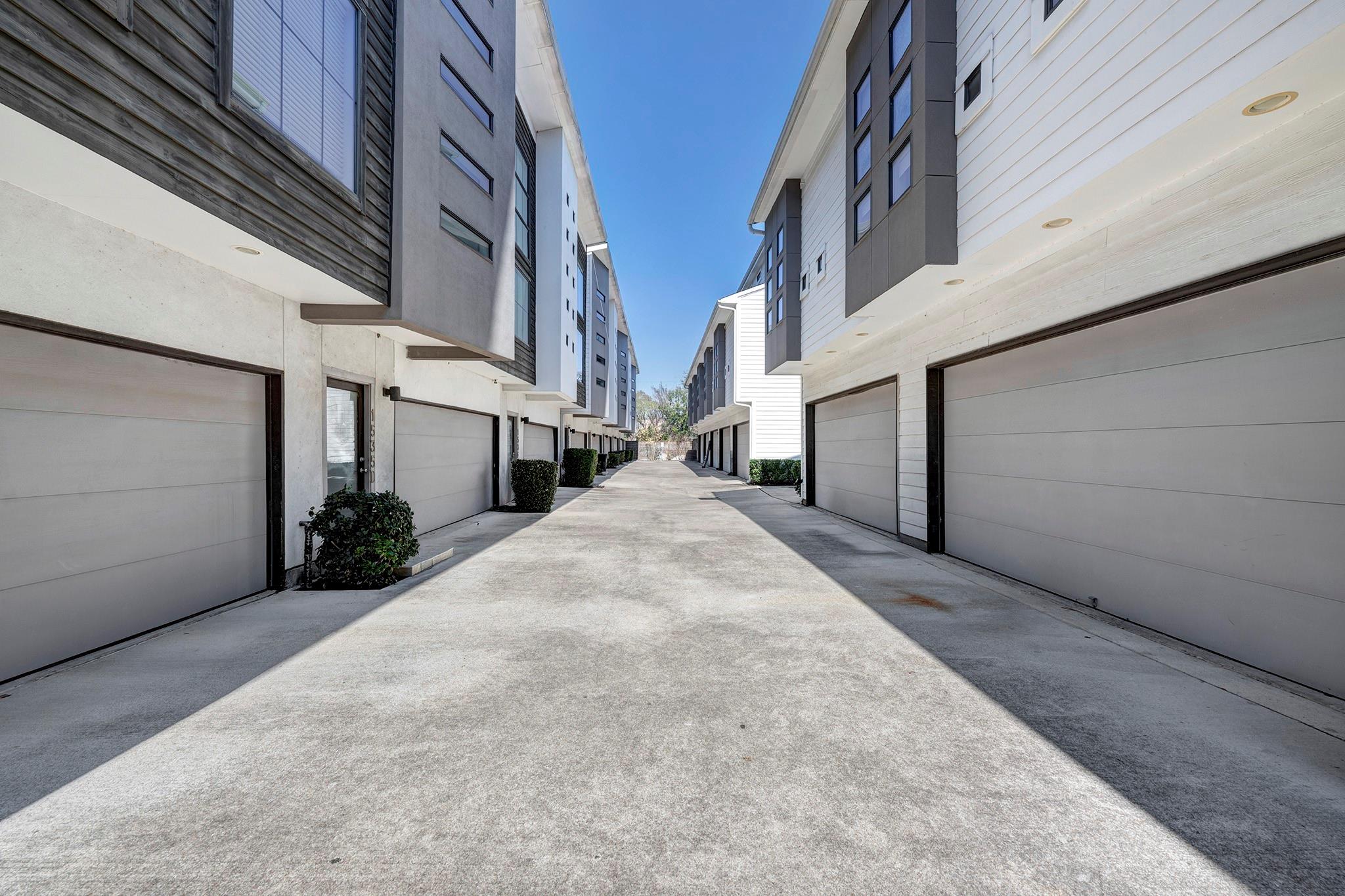 1525 Birdsall # B