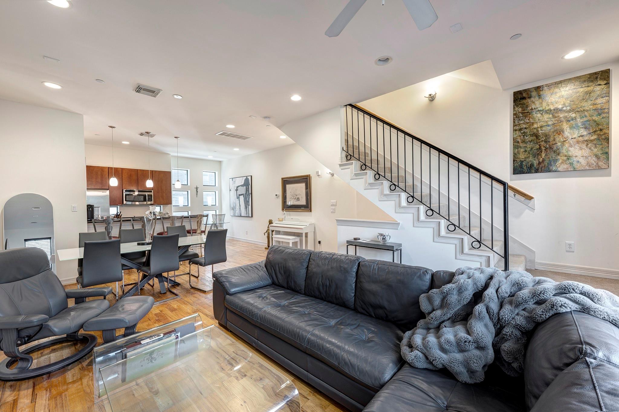 1525 Birdsall # B