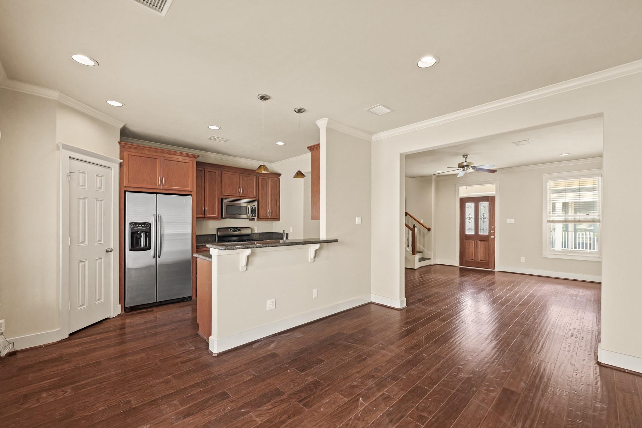 1053 W 16th Street