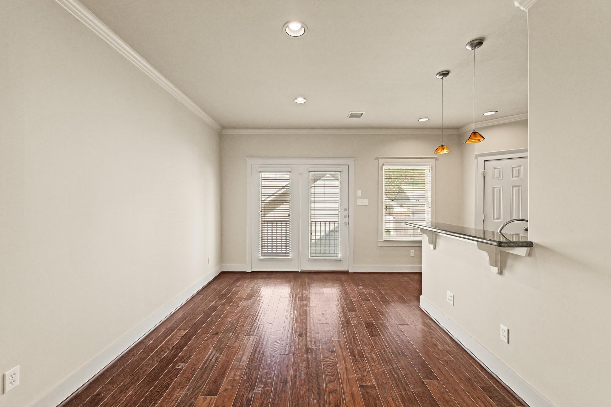 1053 W 16th Street