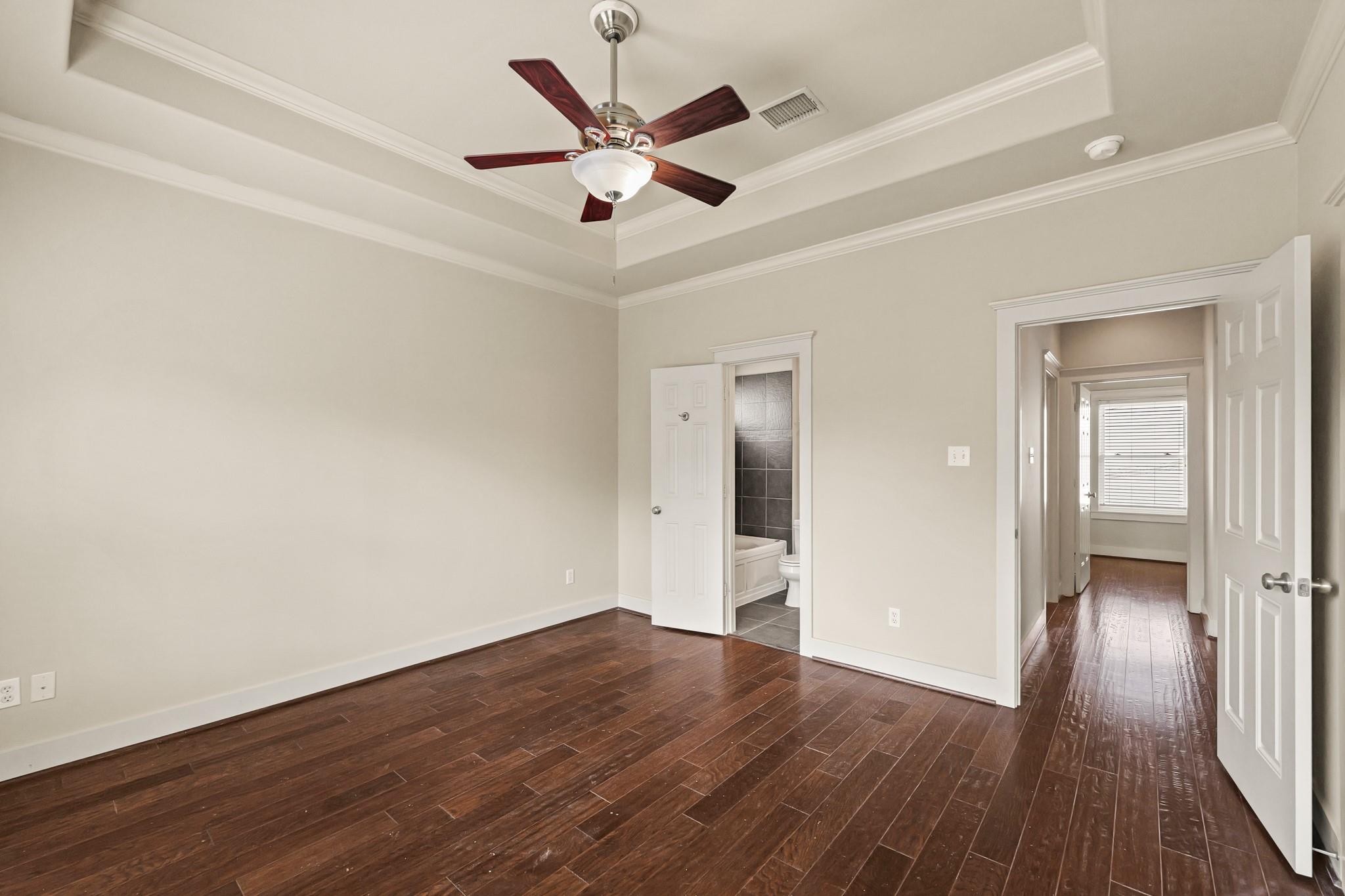 1053 W 16th Street