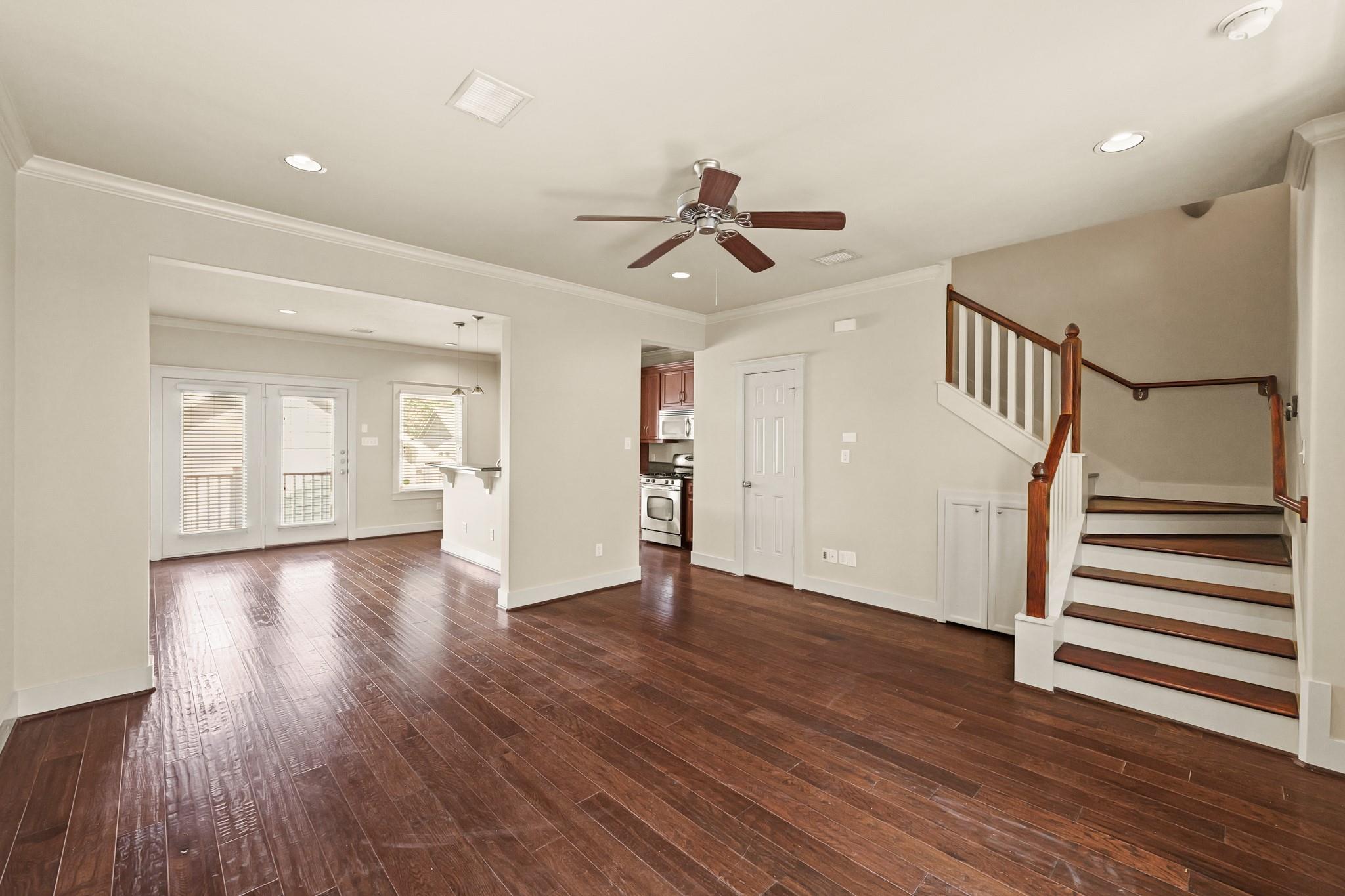 1053 W 16th Street