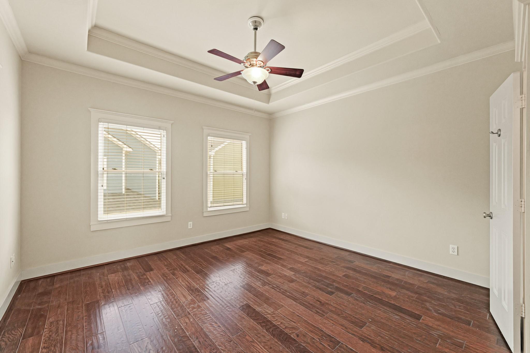 1053 W 16th Street