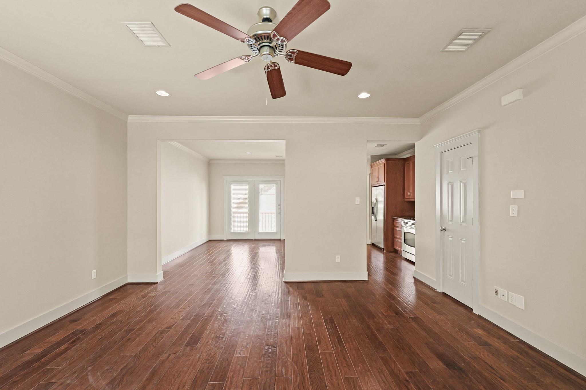 1053 W 16th Street
