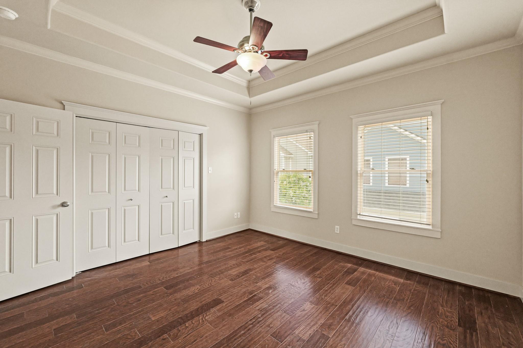 1053 W 16th Street