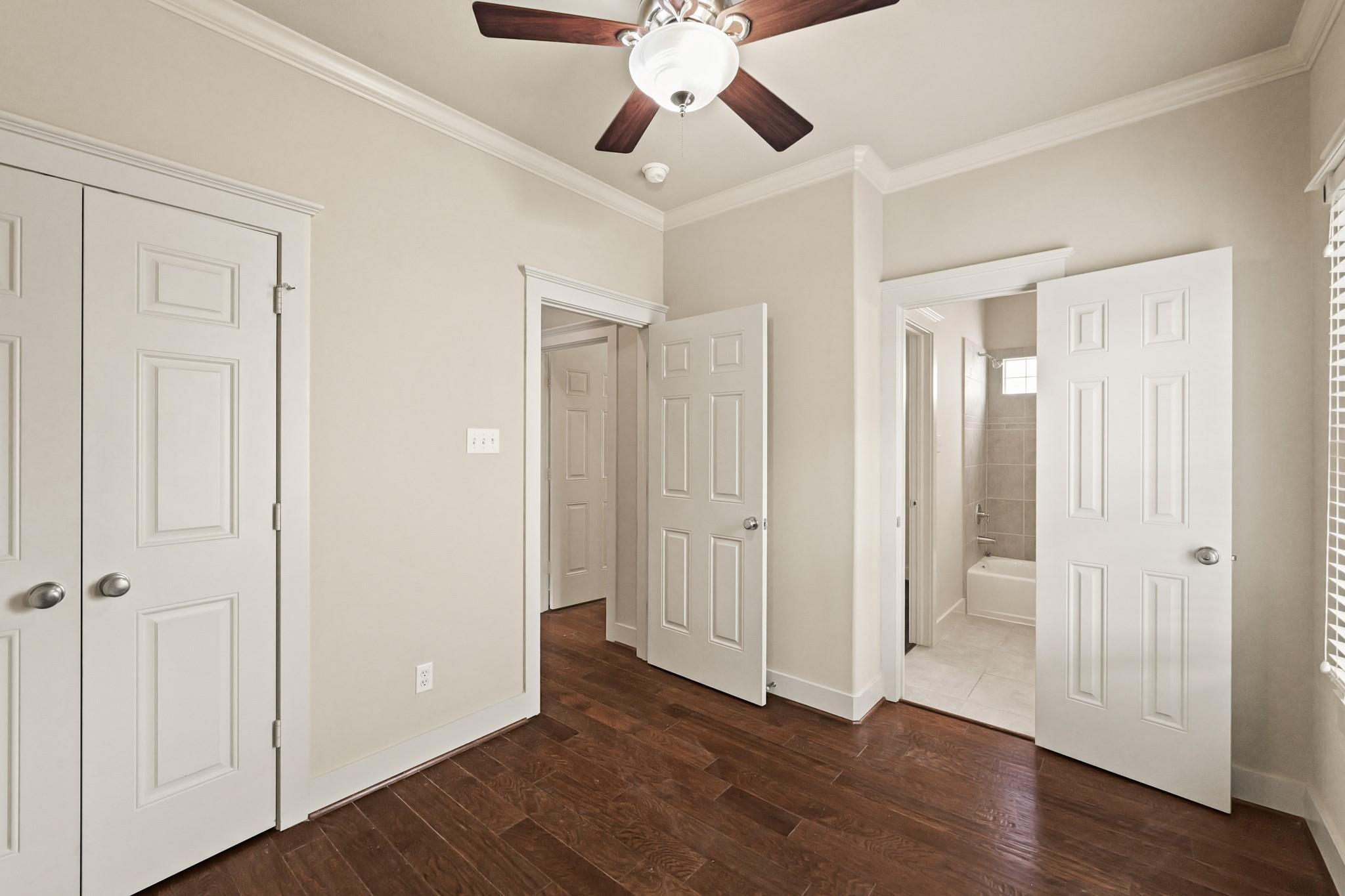 1053 W 16th Street