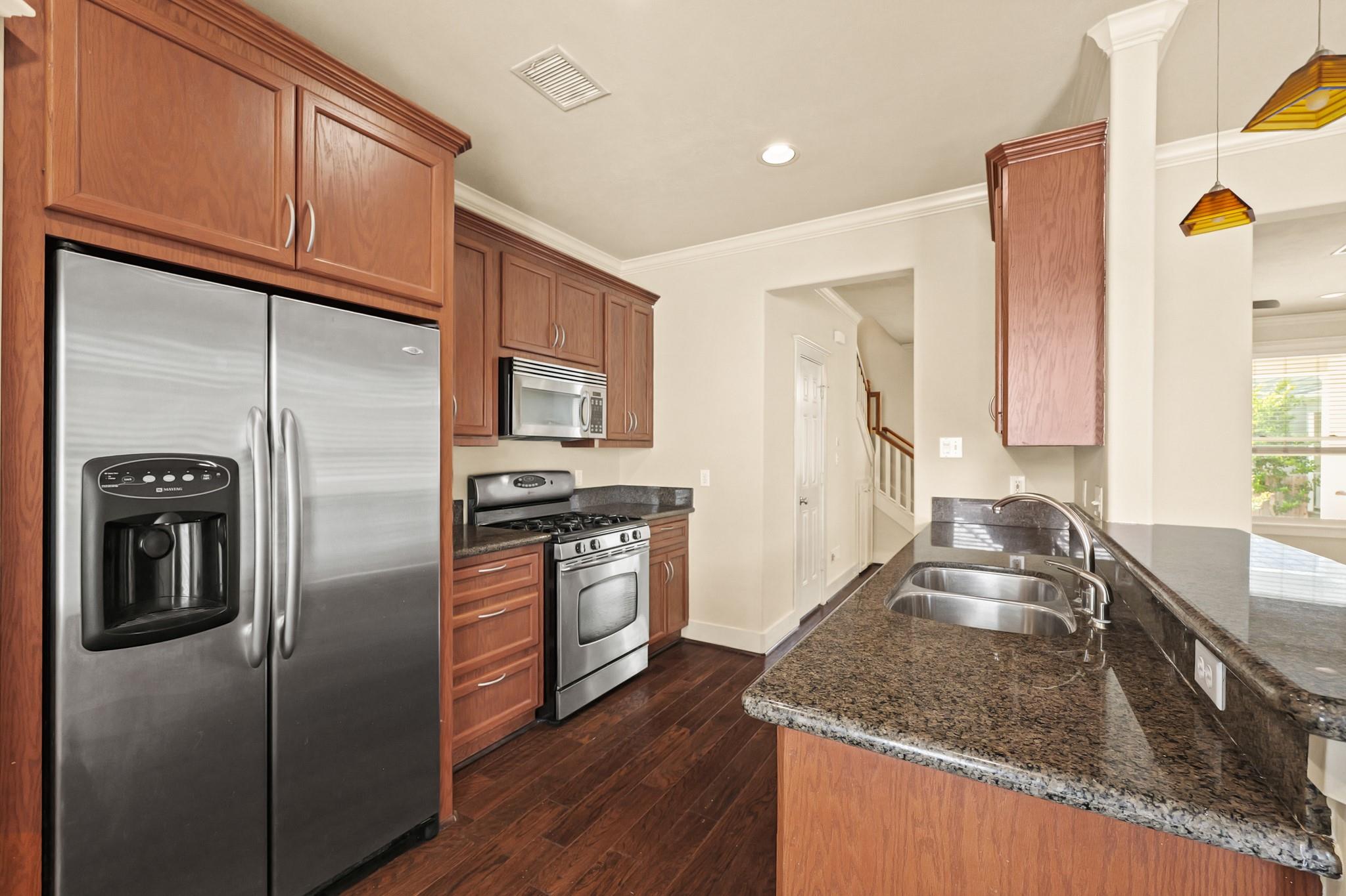 1053 W 16th Street