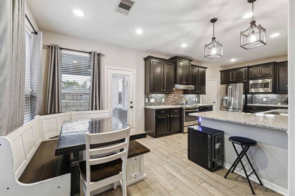 406 Stonebrook Lane