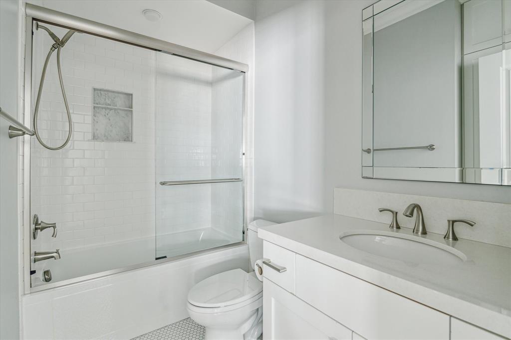 2007 Bolsover Street