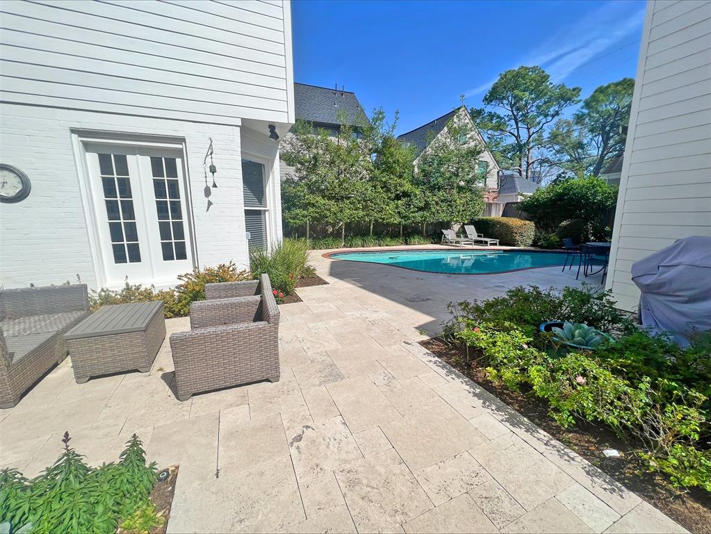 2007 Bolsover Street