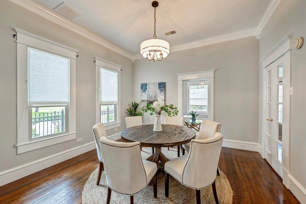 320 W 15th Street