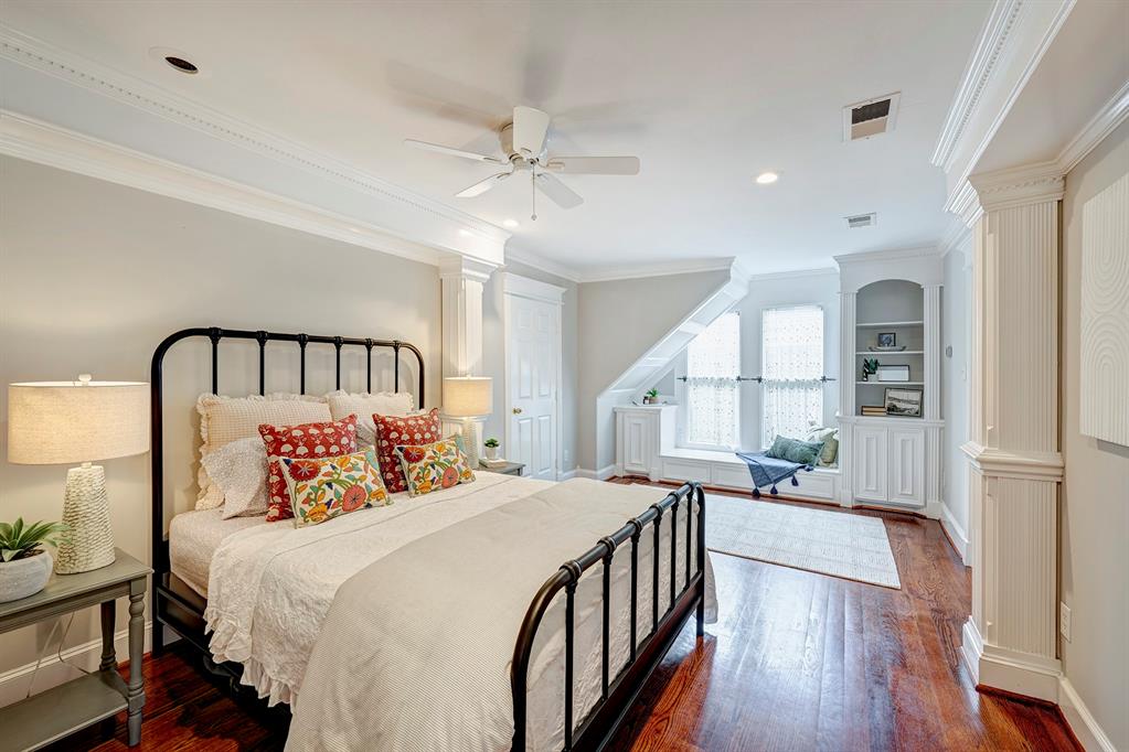 320 W 15th Street