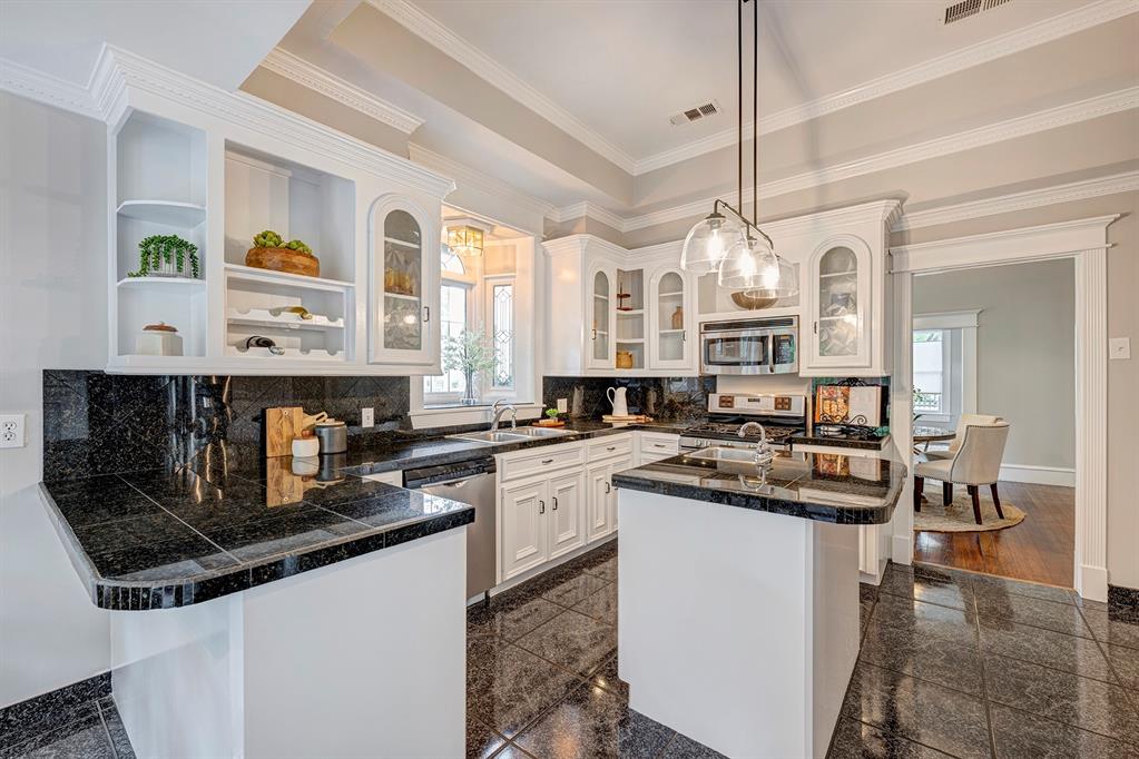 320 W 15th Street