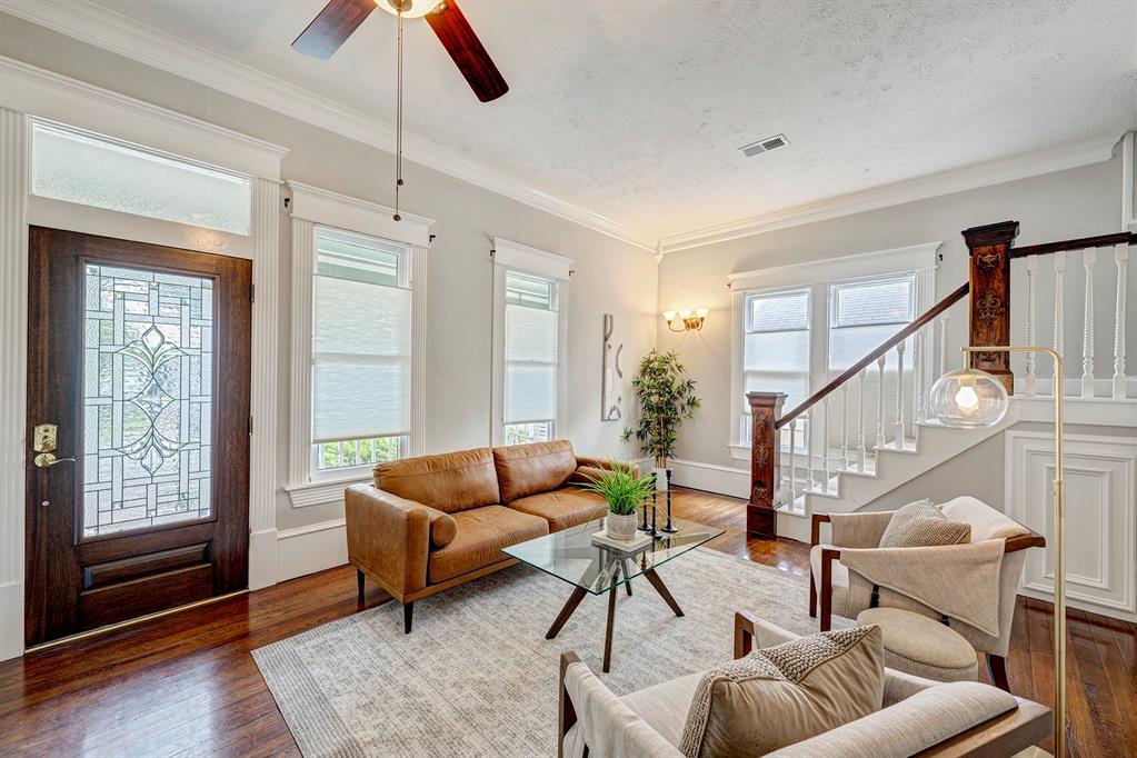 320 W 15th Street