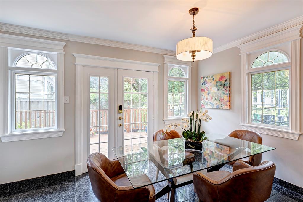 320 W 15th Street