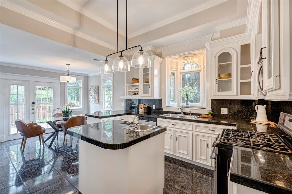 320 W 15th Street