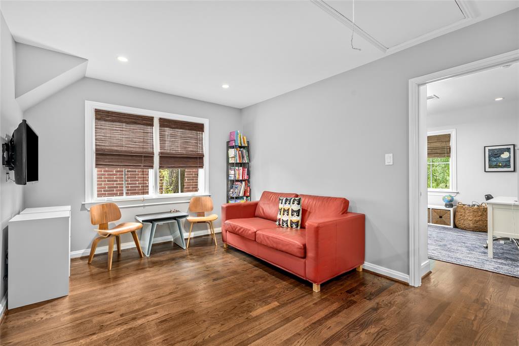 6132 Fordham Street