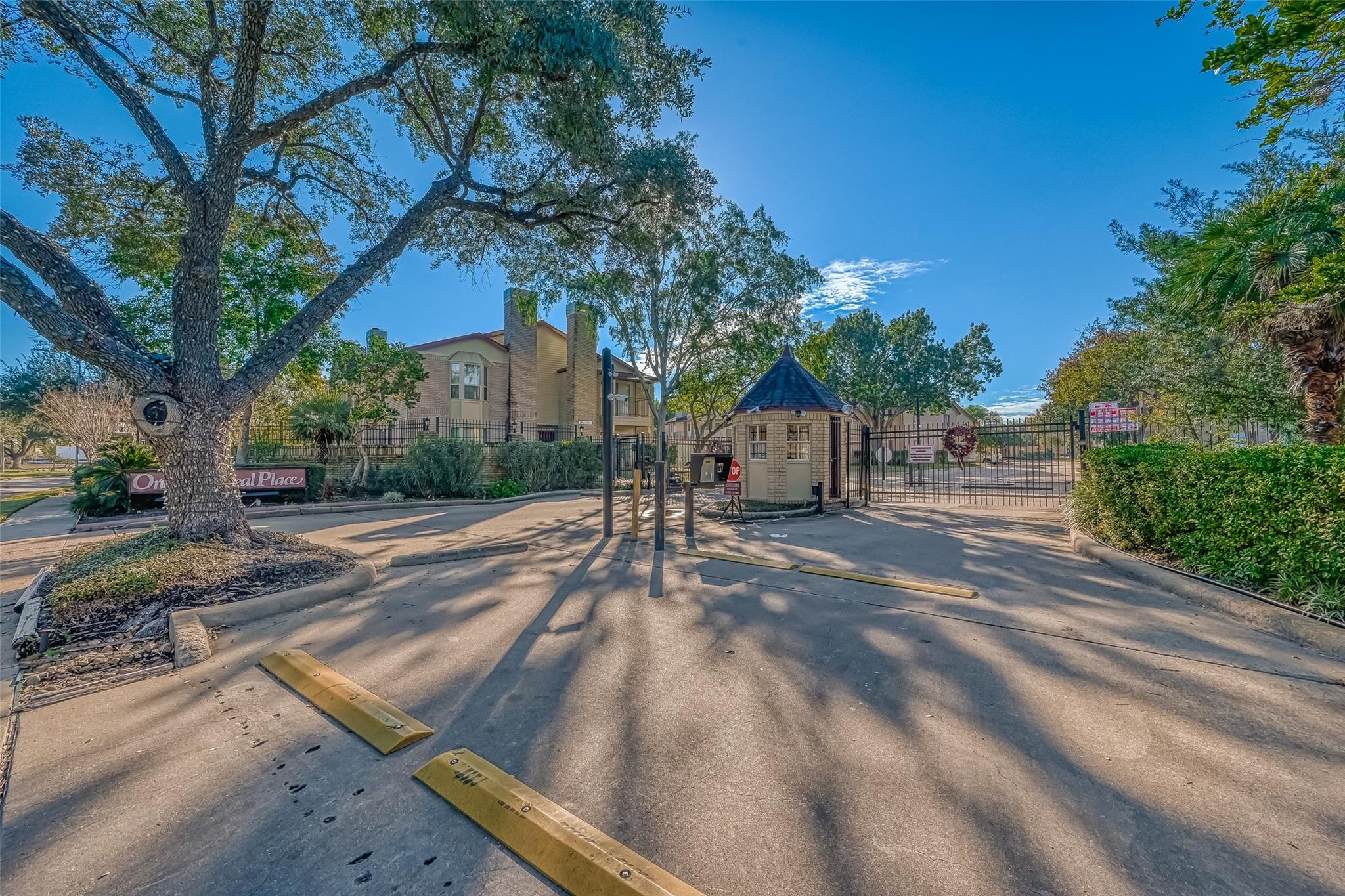 2120 El Paseo Street # 2407