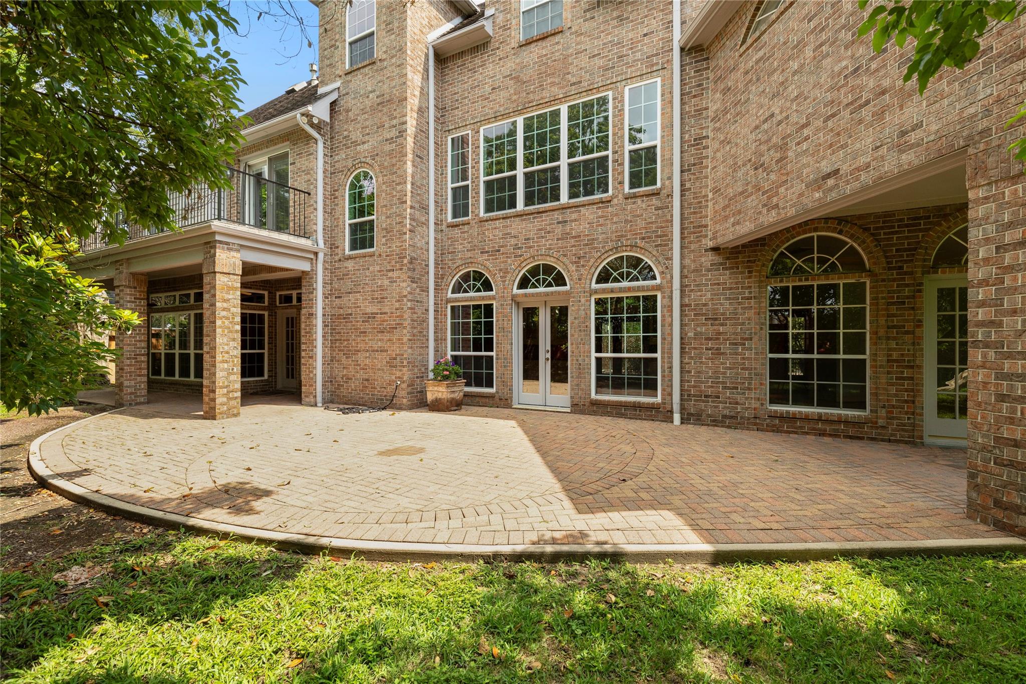 33 Inverness Park Way