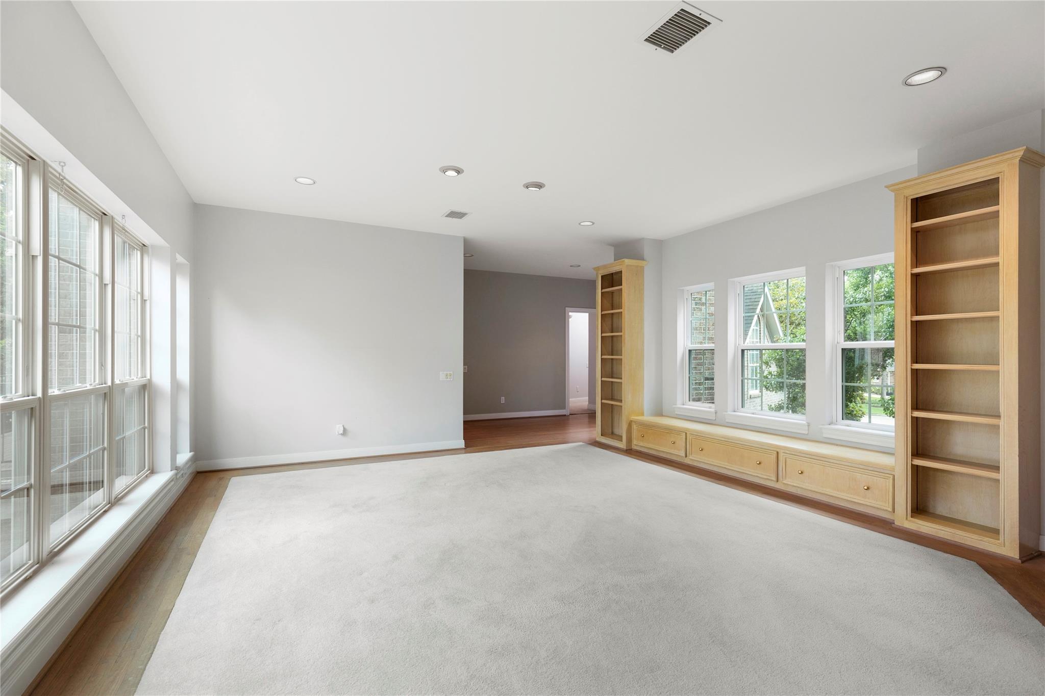 33 Inverness Park Way