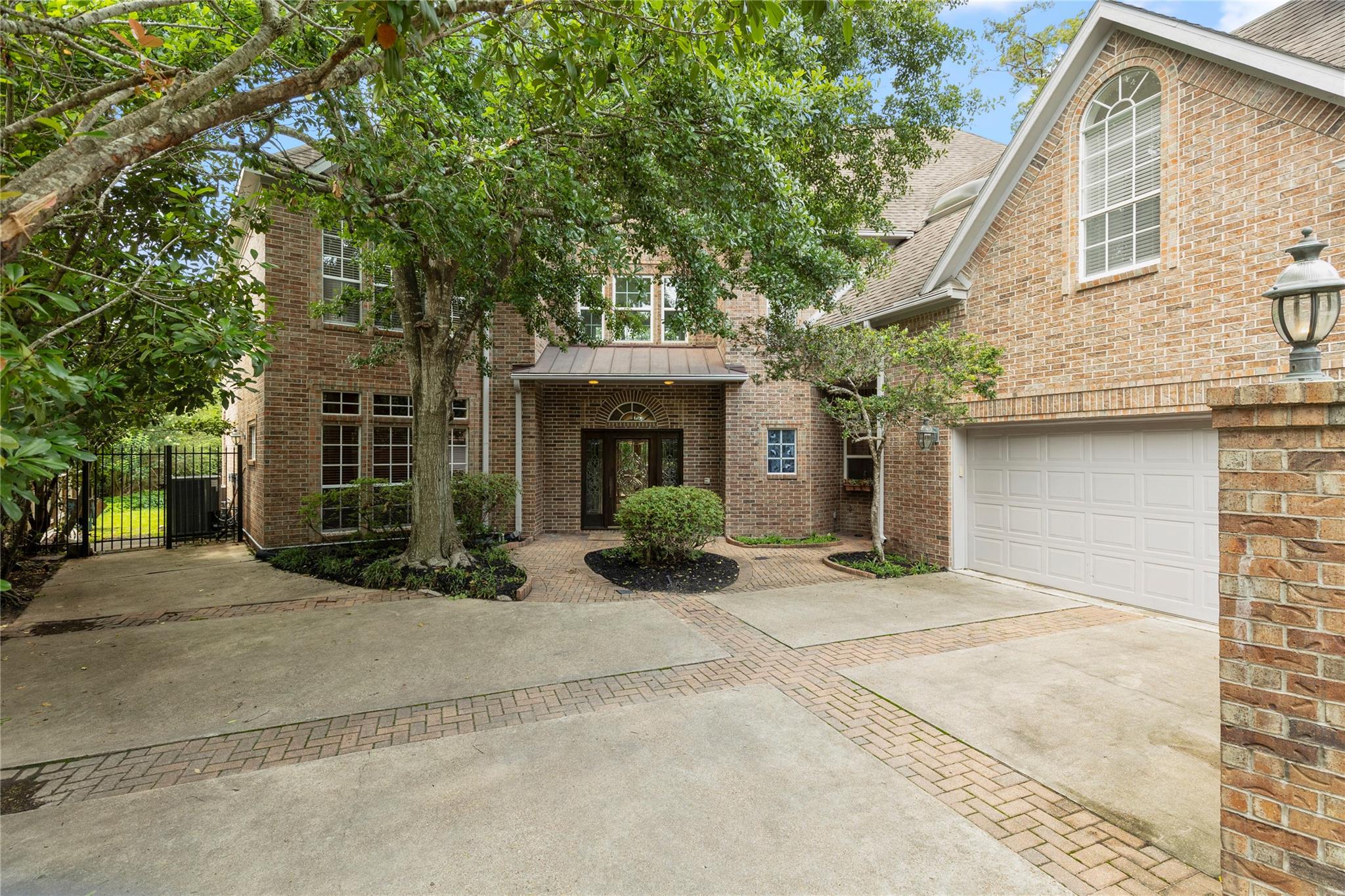 33 Inverness Park Way