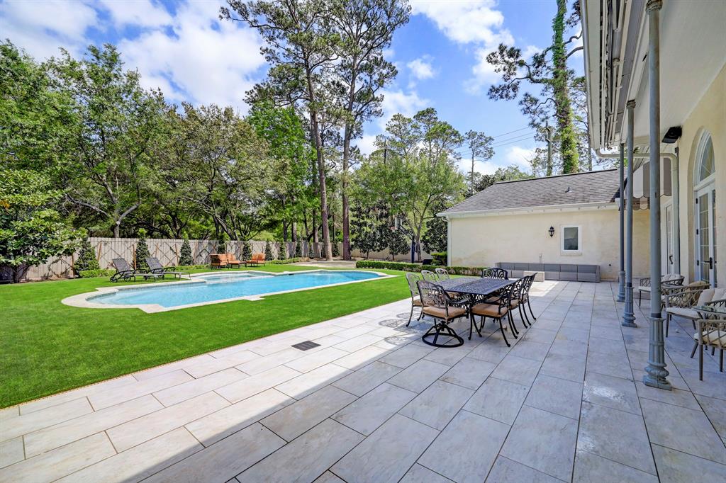 602 Hunters Way Court