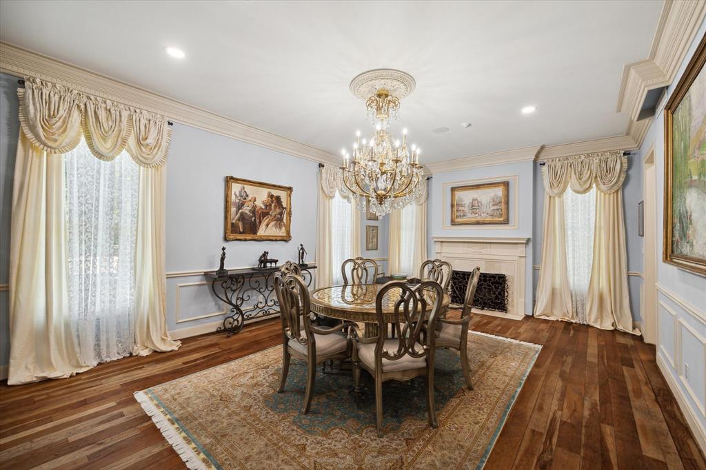 602 Hunters Way Court